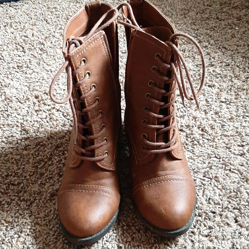 Lace-Up Heeled Brown Boots Size 8 1/2